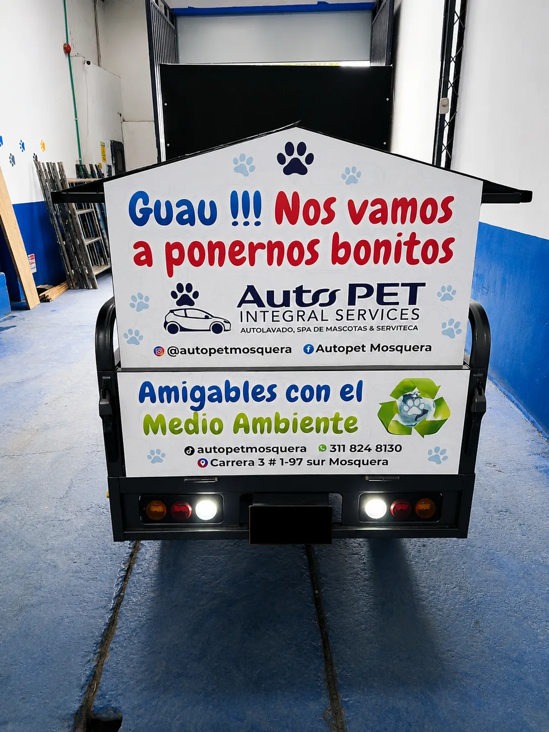 Parte trasera del vehículo: Guau, nos vamos a ponernos bonitos